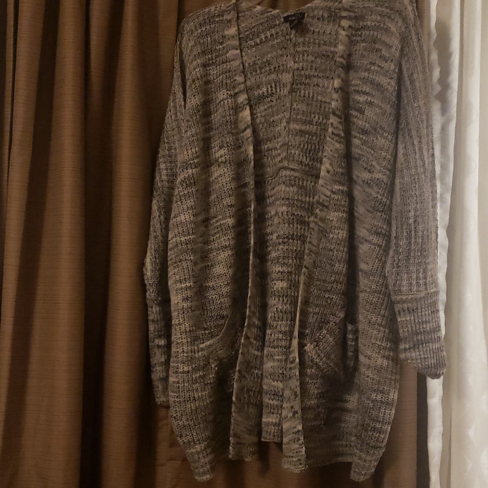 Size large xl duster black white sweater